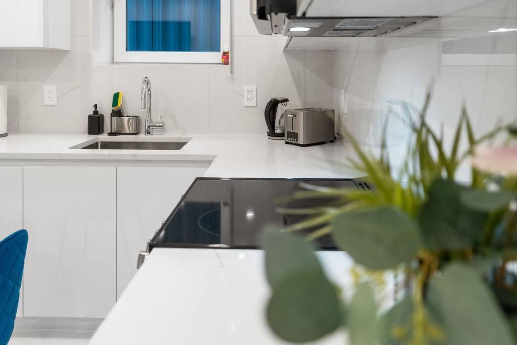 Brand New 2 Bedroom Point Grey Getaway Vancouver Exterior foto